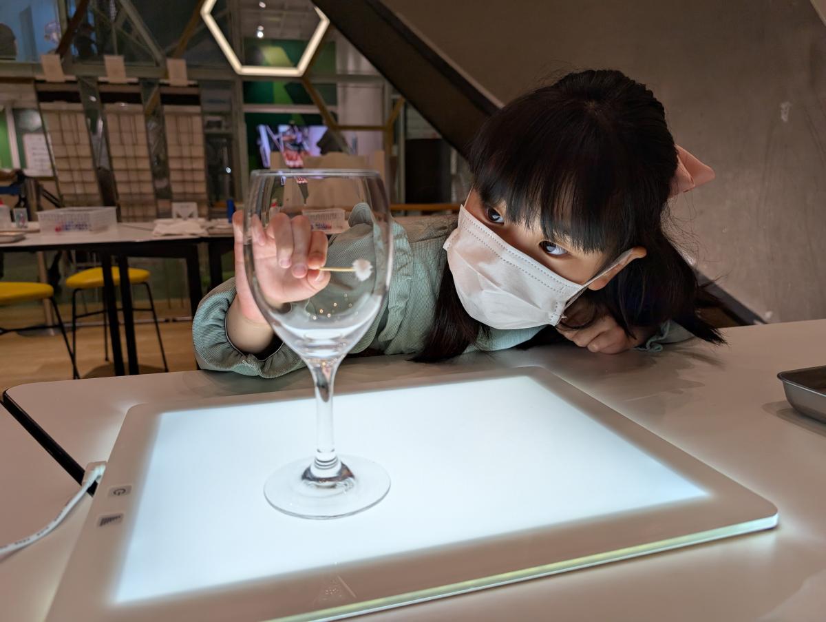 科学体験教室　自分の指紋を検出しよう！1